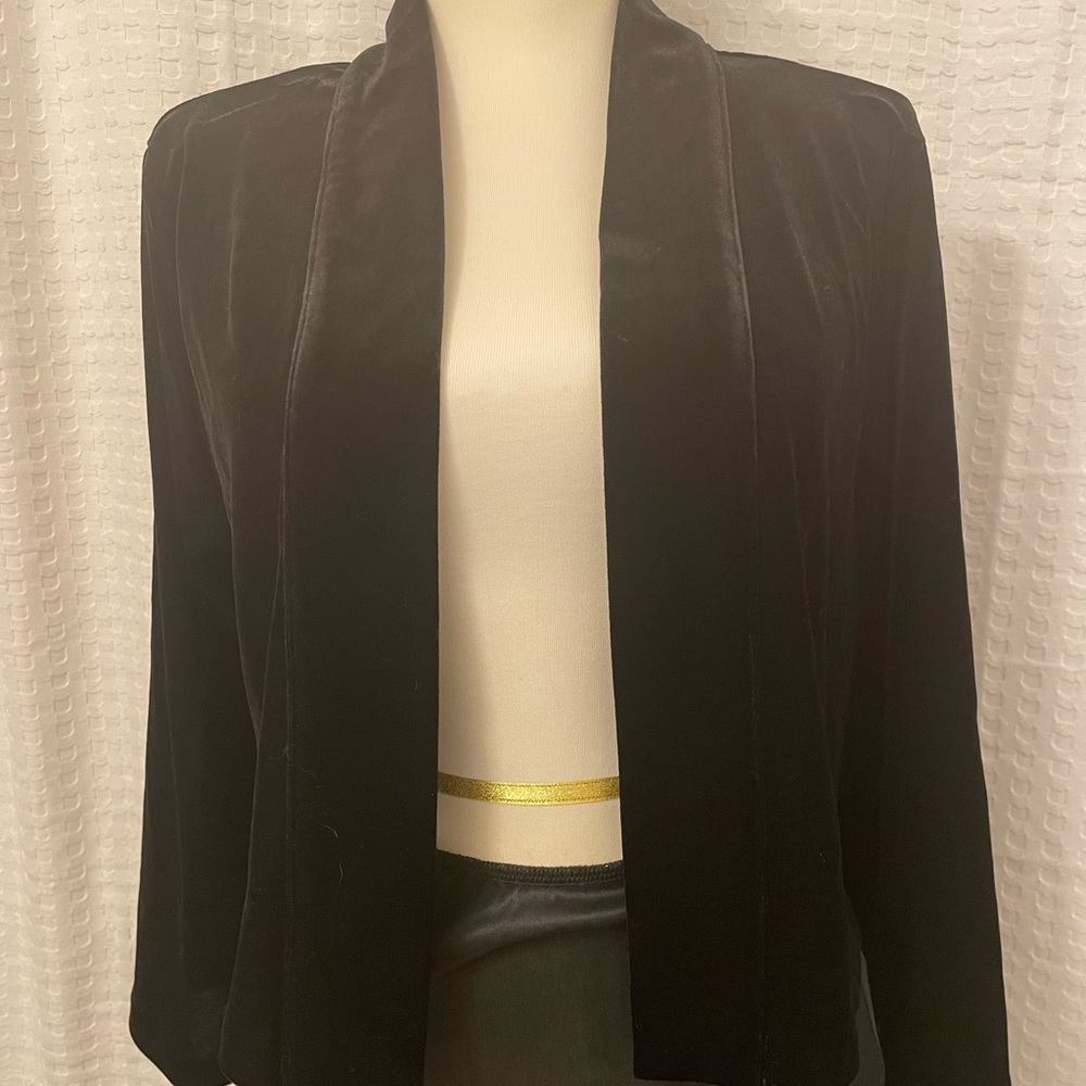 Calvin Klein Black Velvet Shrug Size M NWOT